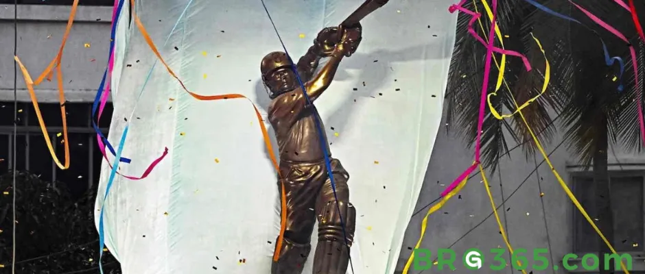 Fans Honor Sachin Tendulkar Statue with Unique Ceremonies