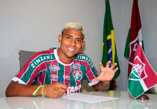John Kennedy promete volta ao Fluminense: "Minha história ainda não acabou