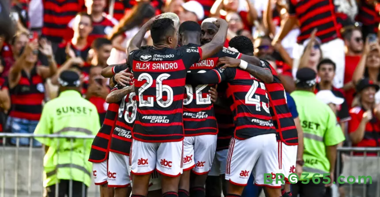 Jogadores do Flamengo: Quem chega e quem sai em 2025?