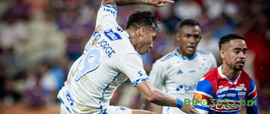 Cruzeiro vence Fortaleza e chega perto da liderança do Brasileirão 2025; Veja