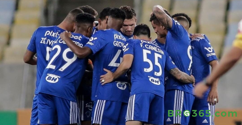 Atacante do Cruzeiro: Como Formar Jogadores de Ataque Técnicos