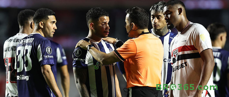 Talleres denuncia xenofobia de jogador do São Paulo na Libertadores 2025; Veja